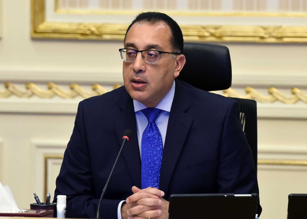 رئيس الوزراء يستعرض تقريراً من وزير التعليم حول تنفيذ المشروعات في شمال وجنوب سيناء