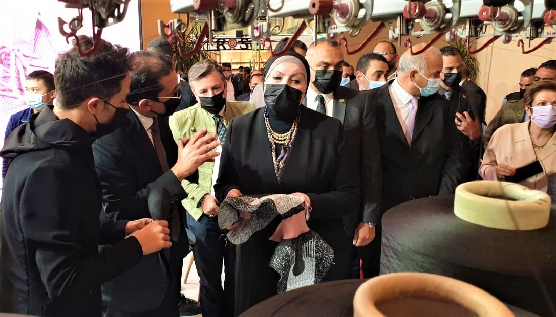 وزيرة التجارة تفتتح معرض القاهرة الدولي للجلود بمشاركة 74 شركة مصرية