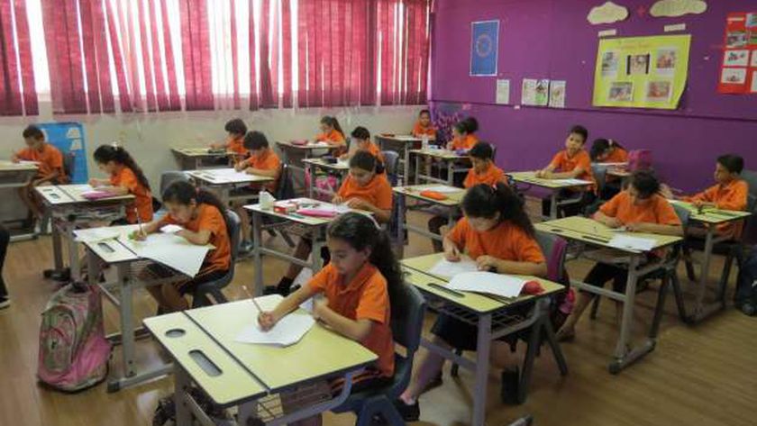 تأجيل بدء العام الدراسي الجديد لعدم تلقي المعلمين لقاح كورونا.. «التعليم» توضح