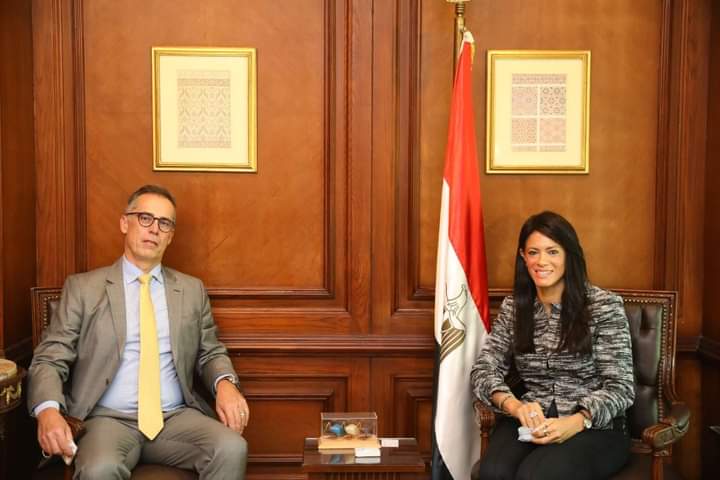 «المشاط» توجه الشكر للسفير السويسري بمناسبة انتهاء فترة عمله بمصر