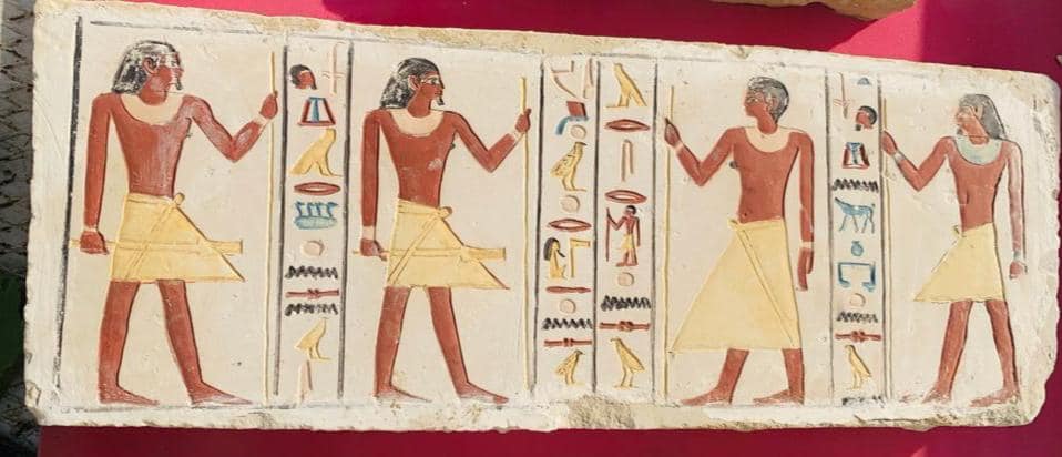 المتحف المصري الكبير يستقبل 23 قطعة أثرية ضخمة