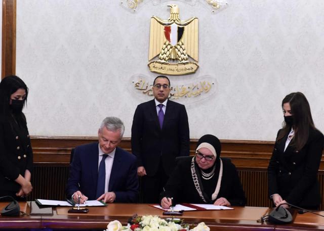 مصر وفرنسا توقعان إعلان نوايا مشترك.. يتضمن الاستثمار في 14 مجالاً