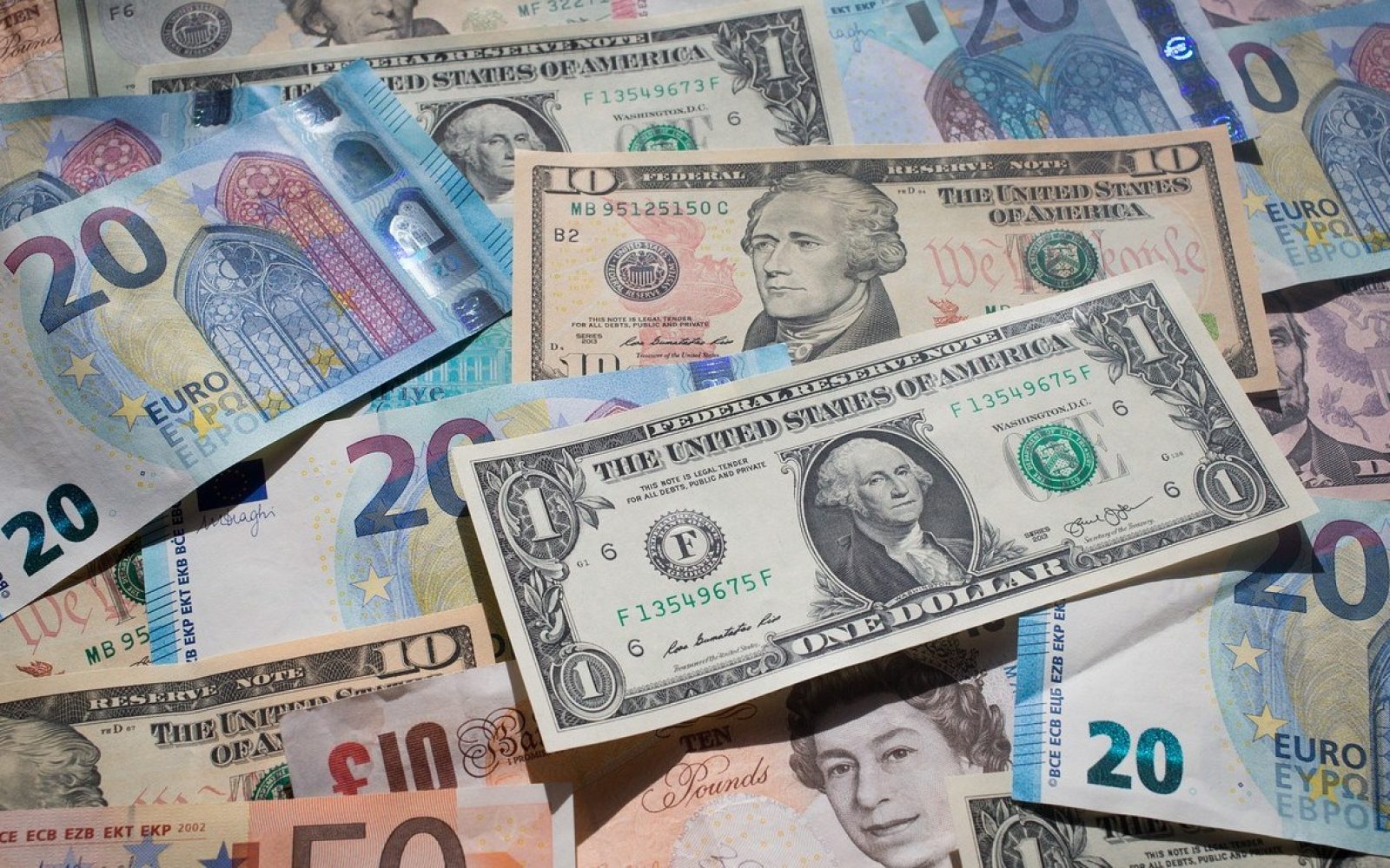 أسعار العملات الأجنبية اليوم ...الفرانك السويسري ب19.09 جنيها