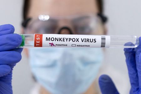 «جدري القرود» يزيد أرباح شركات اللقاحات والمستلزمات الطبية حول العالم