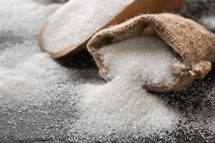 أسعار السكر تتراجع 600 جنيهًا للطن اليوم بالسوق المحلية