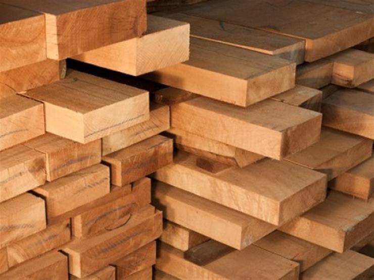 «المستوردين»: تم الإفراج عن 70% من شحنات الأخشاب.. ومدة فحص الرسائل المستوردة "أطول من الاتفاق"