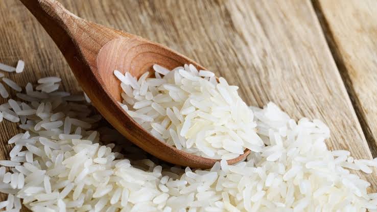 الحكومة توضح حقيقة عجز الكميات المعروضة من الأرز الأبيض بالأسواق والمنافذ التموينية