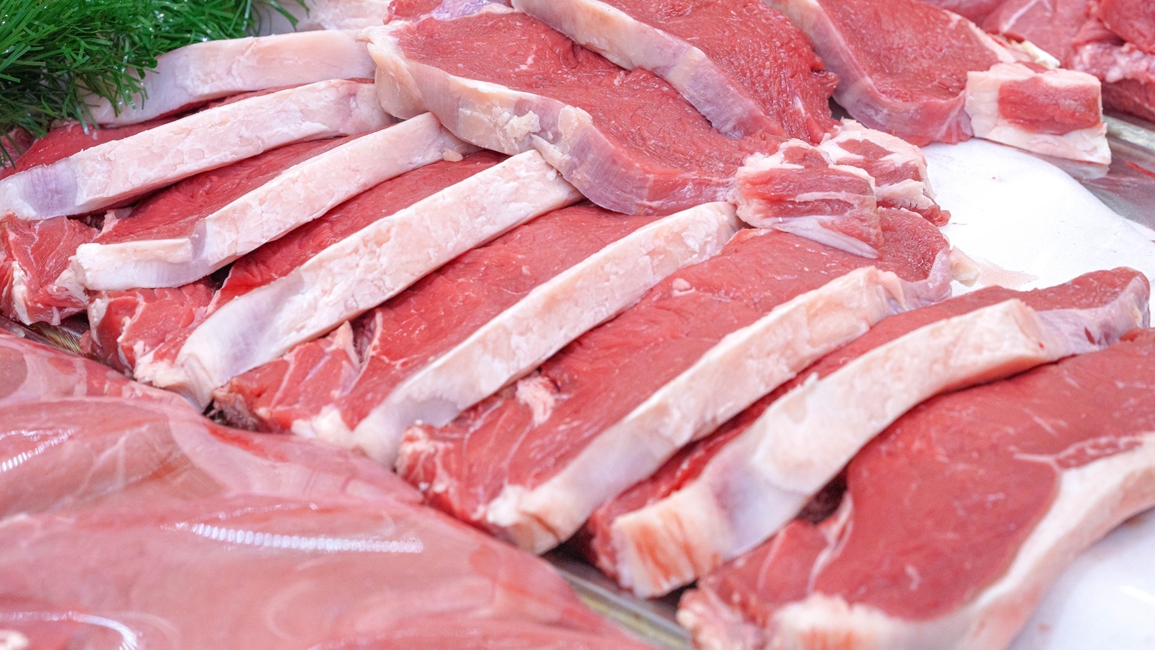 أسعار اللحوم المستوردة تنخفض 10 جنيهات في الأسواق اليوم