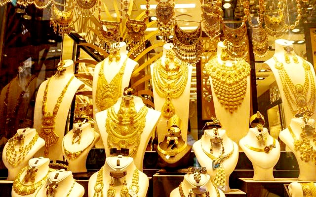 الجرام بـ 1750 جنيهًا.. تعرف على أسعار الذهب في مصر اليوم الأحد