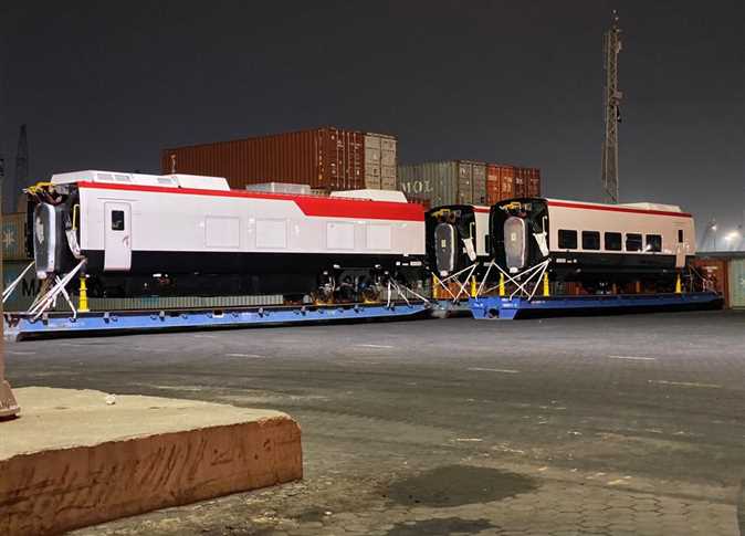 وزير النقل: وصول القطارين الثالث والرابع من قطارات تالجو الفاخرة لميناء الإسكندرية