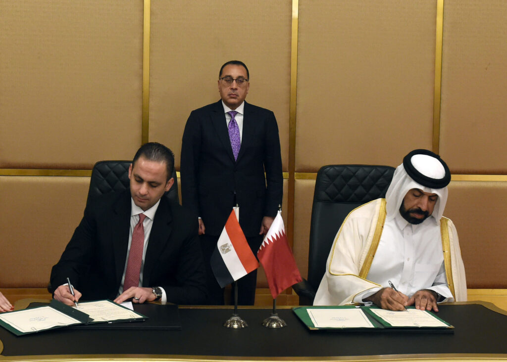 مصر توقع 3 اتفاقيات مع قطر في مجال تقديم خدمات الرعاية الصحية