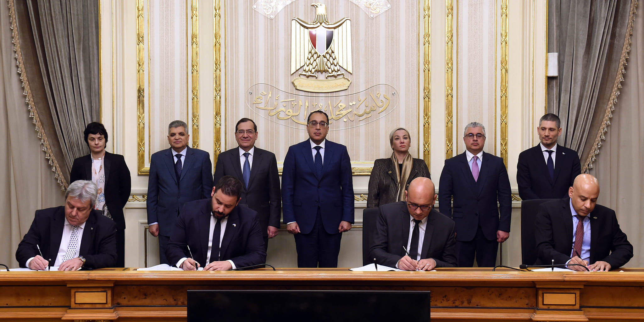 «قناة السويس» توقع اتفاقية مع مجموعة «V» اليونانية لإنشاء شركة مساهمة لجمع المخلفات