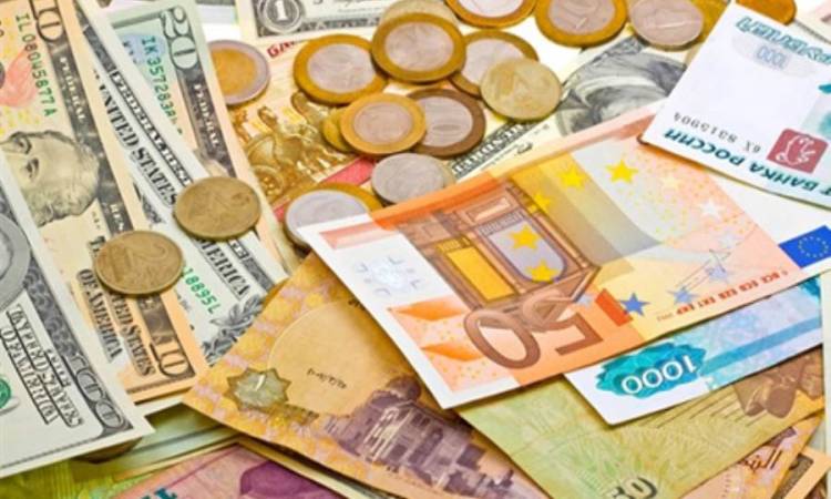 العملات الأجنبية مقابل الجنيه.. 81.83 جنيهًا للدينار البحريني