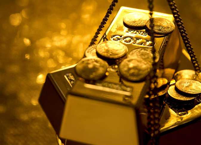 مع تراجع أسعار الذهب.. هل الوقت مناسب للبيع أم الشراء؟