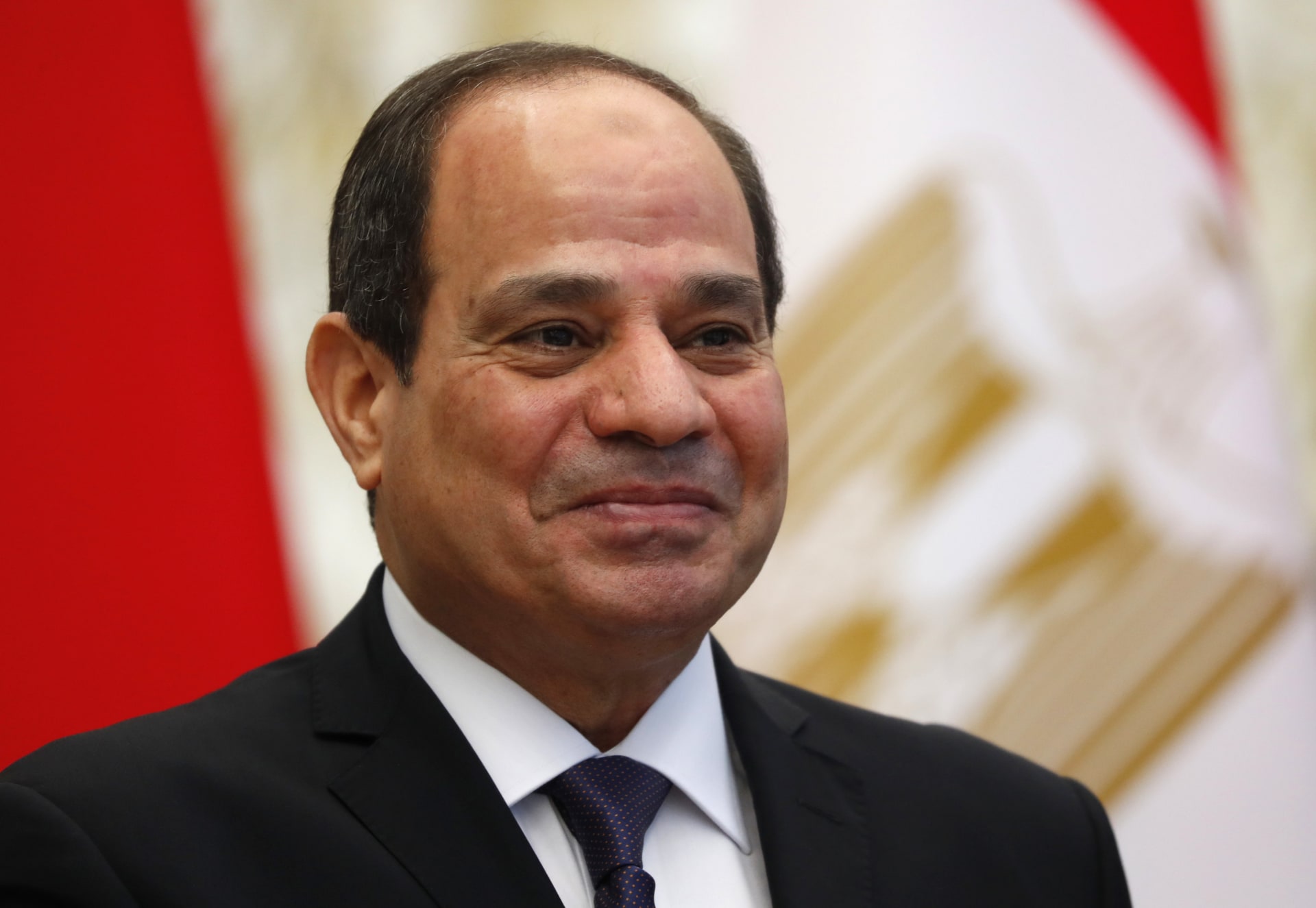الموافقة على التعاقد مع مكتب استشاري عالمي لوضع استرايجية واضحة للاستثمار في مصر