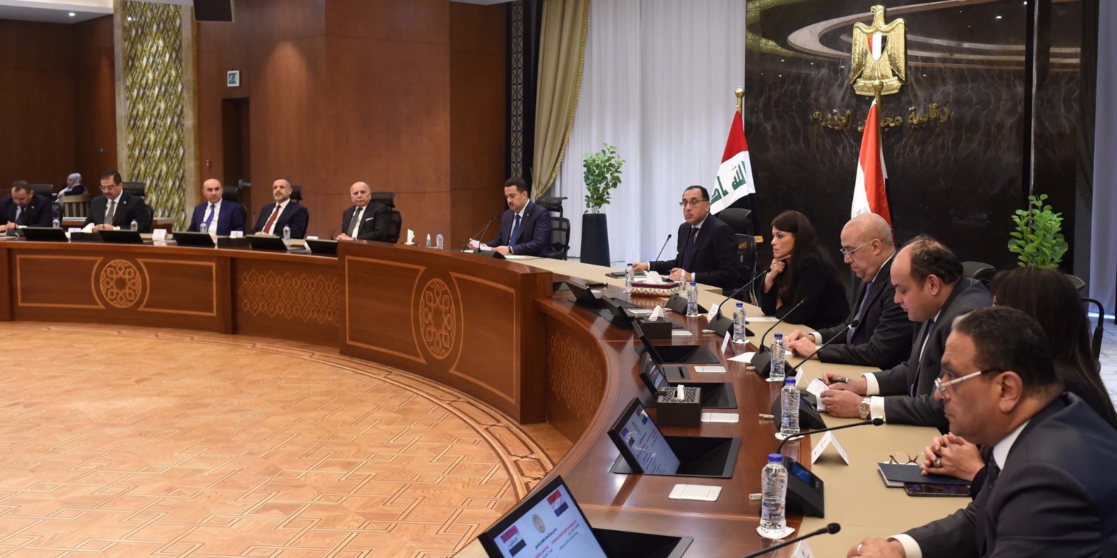 «مدبولي»: الشركات المصرية لديها الإمكانيات والمعدات لتنفيذ خطط التنمية في العراق