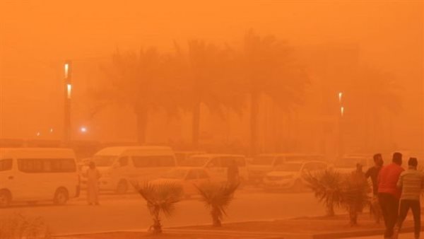 «عاصفة ترابية تضرب القاهرة ومحافظات أخرى».. ظواهر جوية تحدث لأول مرة لهذا السبب