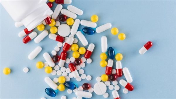 «الأدوية»: قرار صرف المضادات الحيوية بروشتة «تأخر كثيرًا».. والتطبيق بداية 2024
