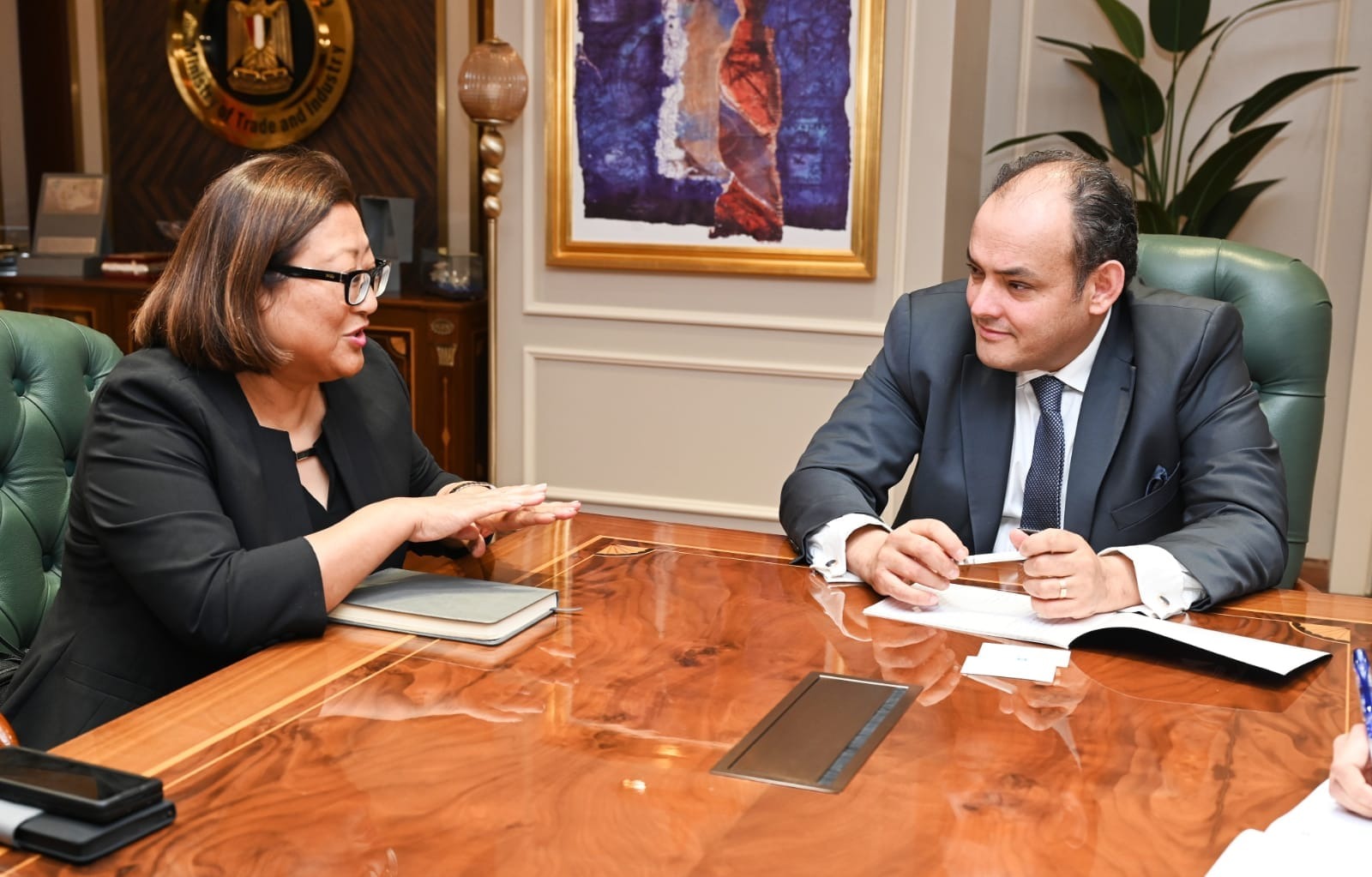 وزير التجارة يبحث مع «جنرال موتورز ايجيبت» خطط التوسع في السوق المصري