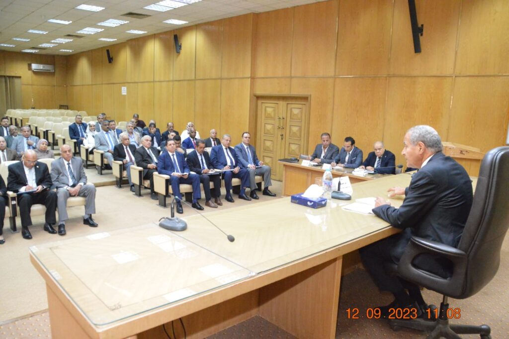 وزير التموين يدعو متعاملي الأرز للتسجيل مع وضع المنشأ والسعر وتاريخ الإنتاج على العبوة