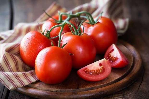 الطماطم تراجعت لـ15 جنيهًا.. أسعار الخضروات تنخفض في السوق المحلية