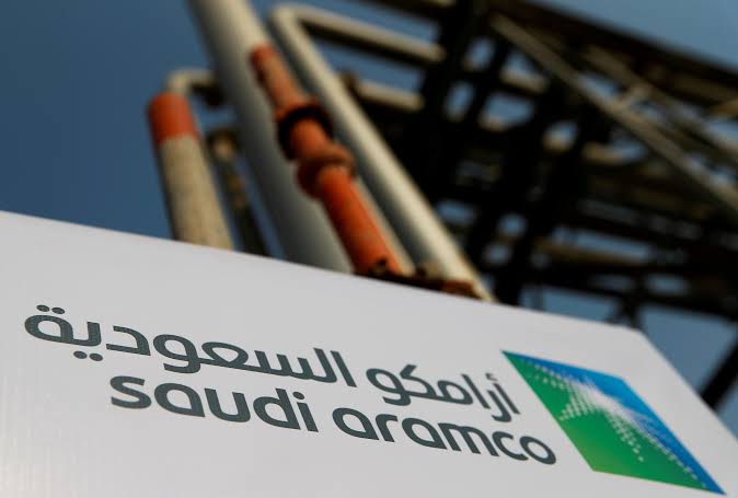 «أرامكو» السعودية تسجل أرباحًا أعلى من المتوقع رغم تراجعها 23%