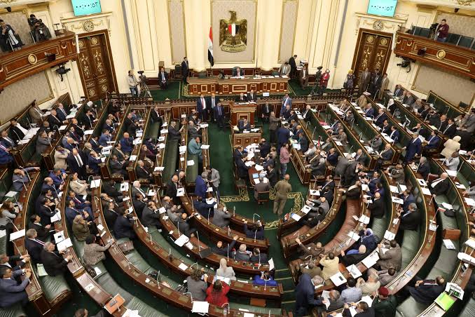«النواب»: حظر توصيل المرافق للعقار غير المتصالح وفقًا للقانون الجديد