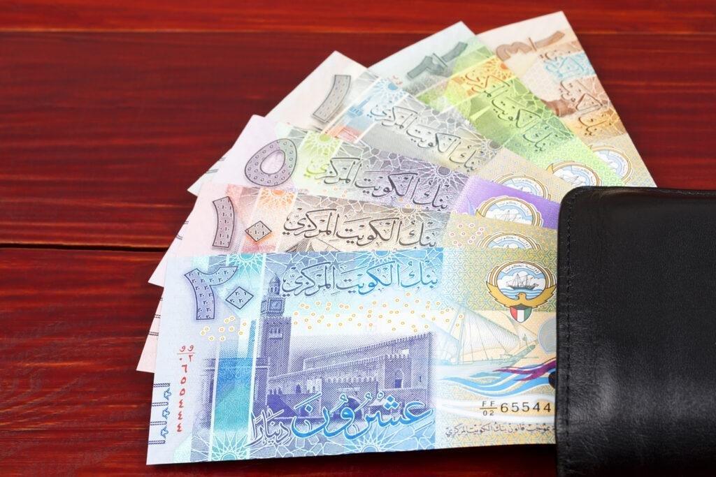 سعر شراء العملات اليوم.. 96.03 جنيهًا للدينار الكويتي