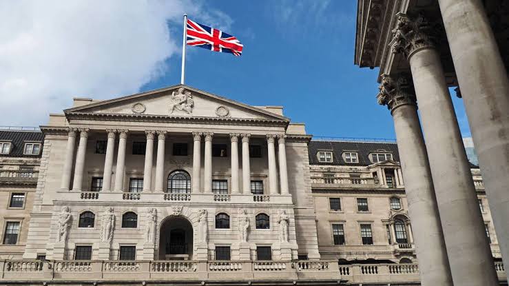 متماشيا مع التوقعات.. بنك إنجلترا يبقي الفائدة عند 5.25%