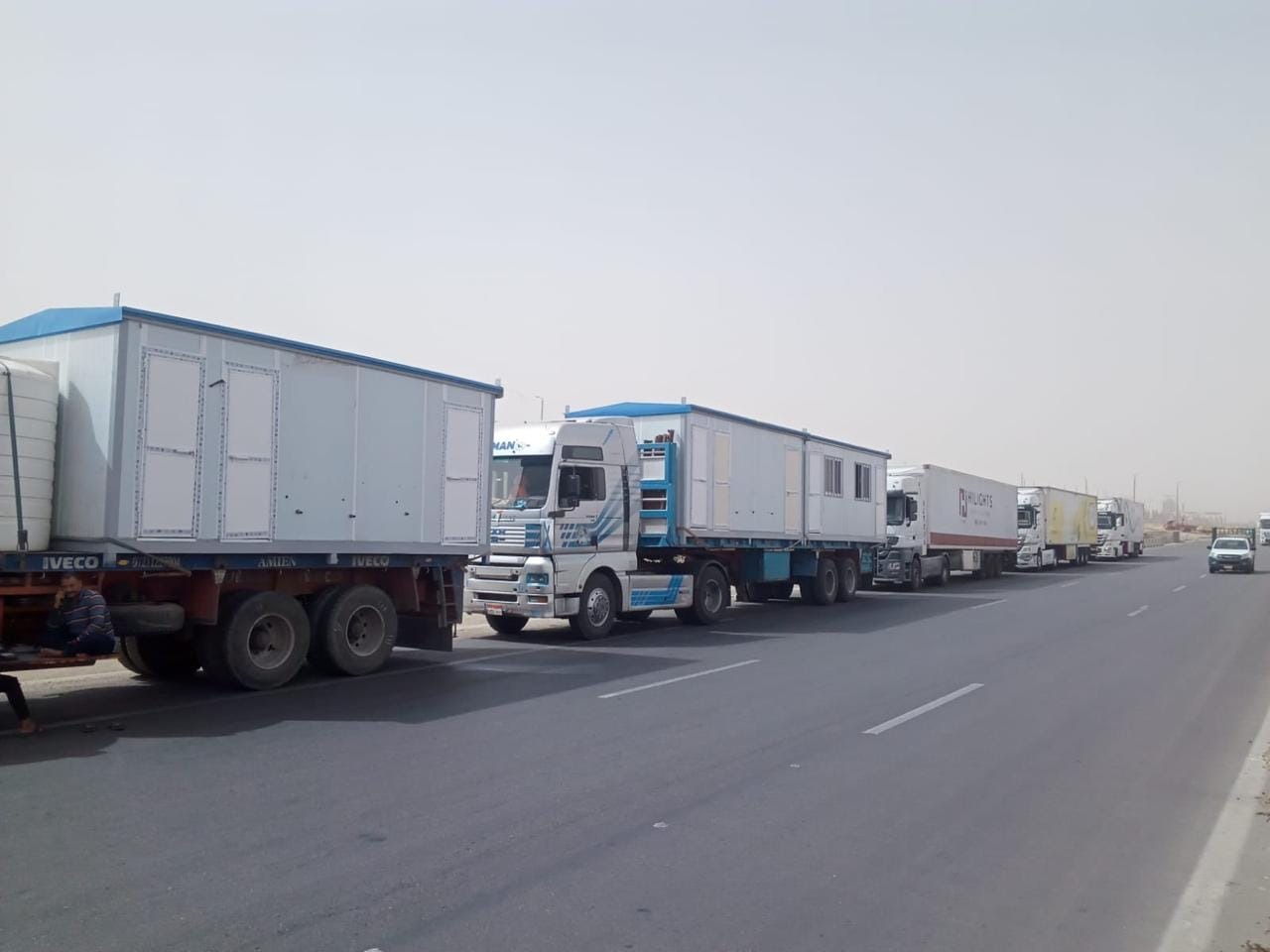 «التموين» تطلق قافلة مساعدات لأهالي غزة بنحو 100 طن عبر 30 شاحنة 