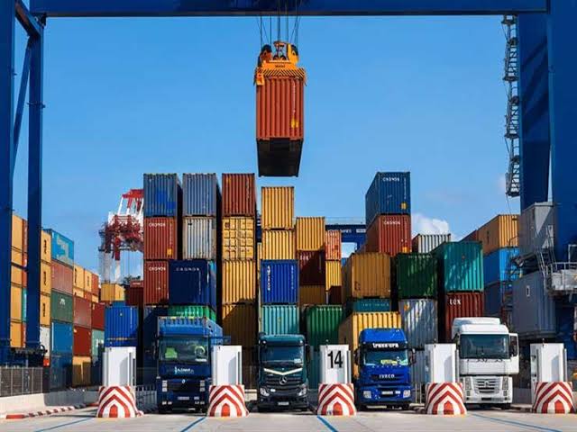 انخفاض الصادرات والوارادت يدفع الميزان التجاري لمصر للتراجع 37.2% خلال يناير 2024