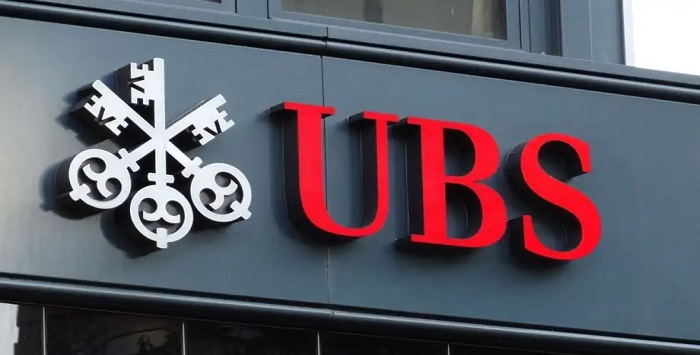 بنك يو بي إس السويسري يعتزم إعادة شراء أسهم بقيمة ملياري دولار
