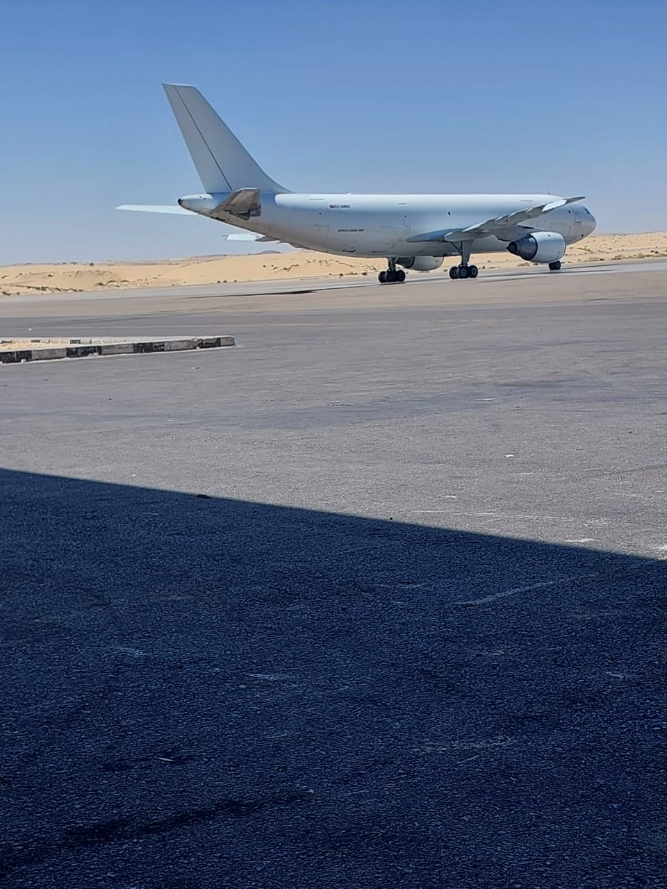 مطار العريش يستقبل الطائرة الأخيرة من المرحلة الأولى لمساعدات غزة